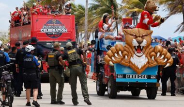 Florida Panthers, fans celebrate Cup title with parade