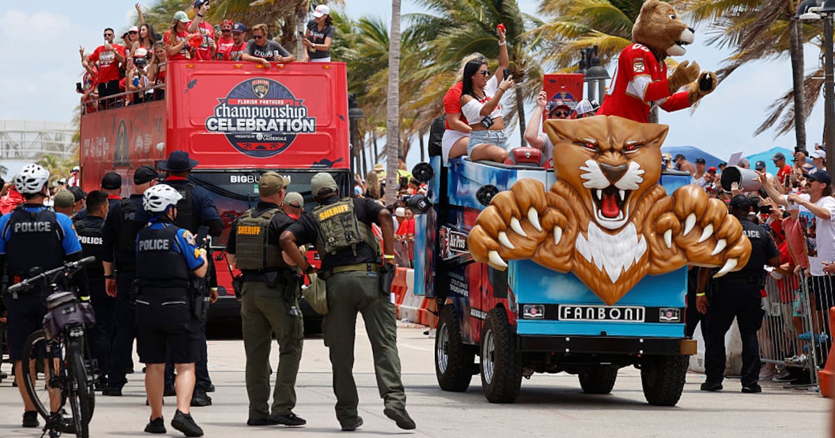 Florida Panthers, fans celebrate Cup title with parade