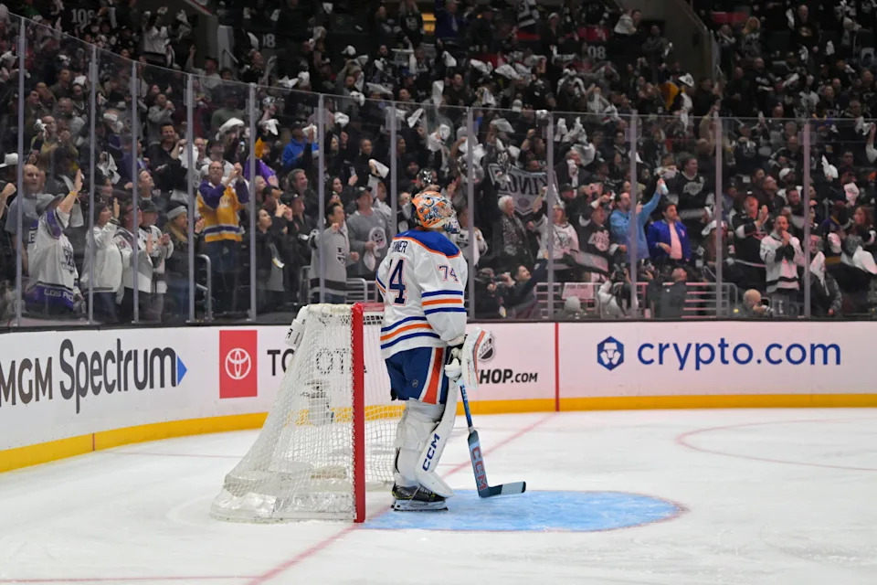 Edmonton Oilers goaltender Stuart Skinner (74) looks on as Los Angeles Kings celebrate a goal.Jayne Kamin-Oncea-Imagn Images