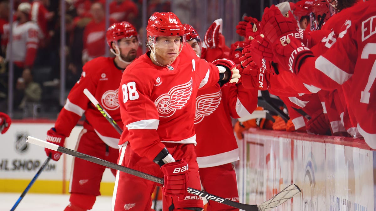 Detroit Red Wings salvage 3P collapse with Patrick Kane OT winner