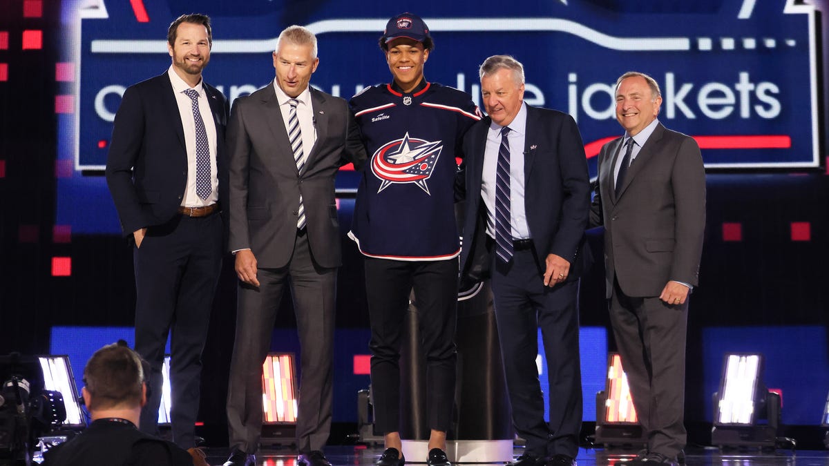 Top 5 NHL Draft pick Cayden Lindstrom confirms he'll play MSU in 2025-26