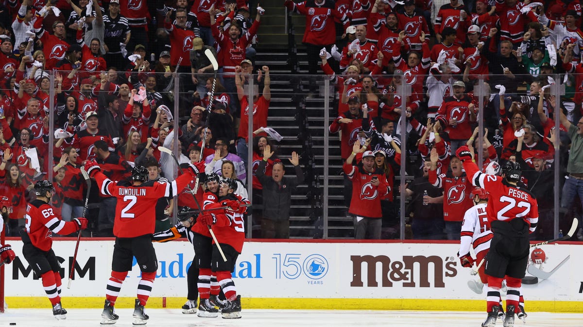 NJ Devils' Simon Nemec scores in double OT to defeat Hurricanes in Game 3