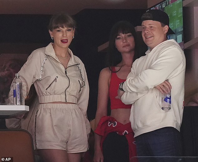 When Swift wasn't with Kelce, she was mingling with other attendees in their VIP box