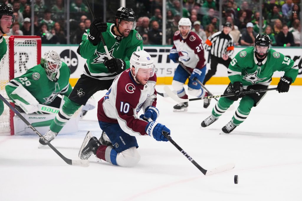 Avalanche trade Charlie Coyle to Columbus, according to report