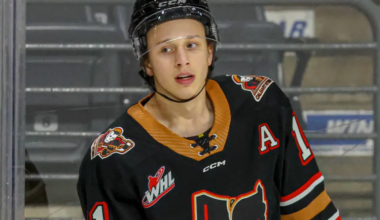 Benjamin Kindel skating for the Calgary Hitmen