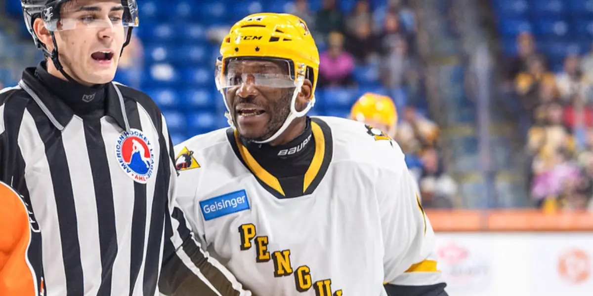 Penguins Re-Sign Forward