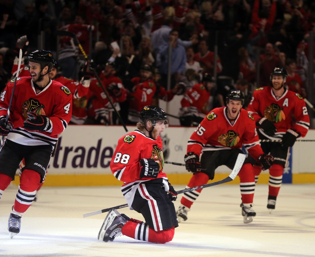 Patrick Kane's hat trick in double OT wins Western Conference title for Blackhawks