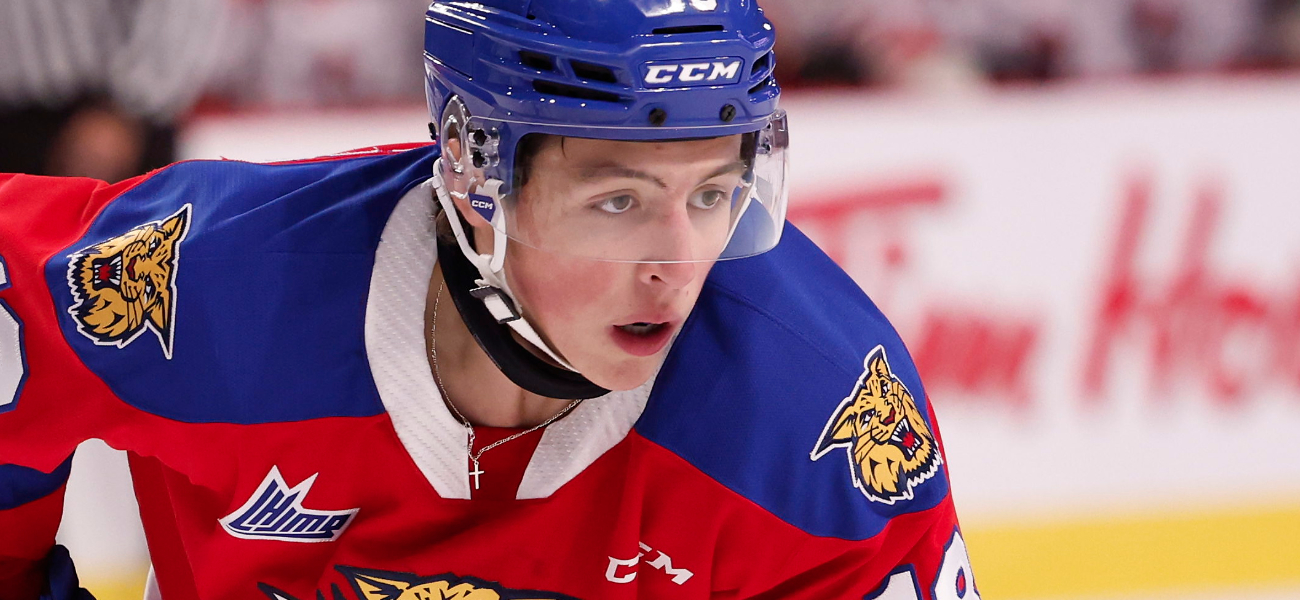 Caleb Desnoyers played season with two injured wrists: report