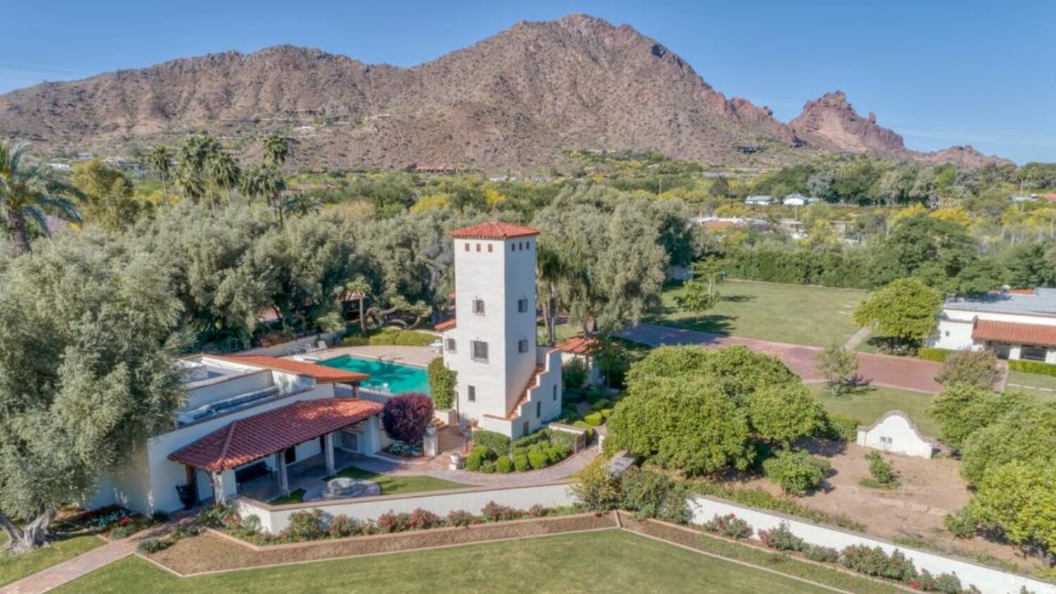 Former owner of Arizona Coyotes sells home he bought in 2021...