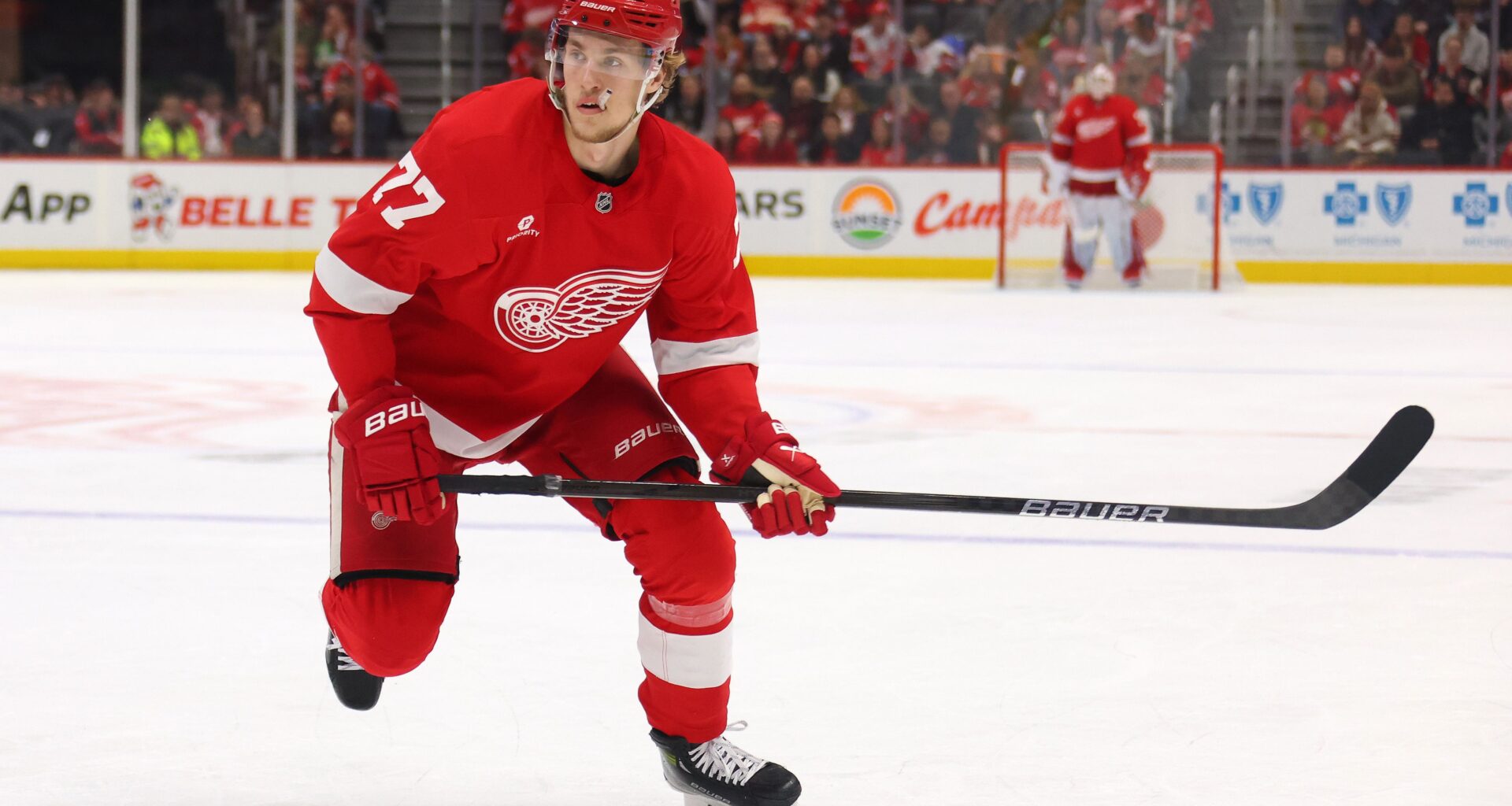 Chicago Blackhawks v Detroit Red Wings