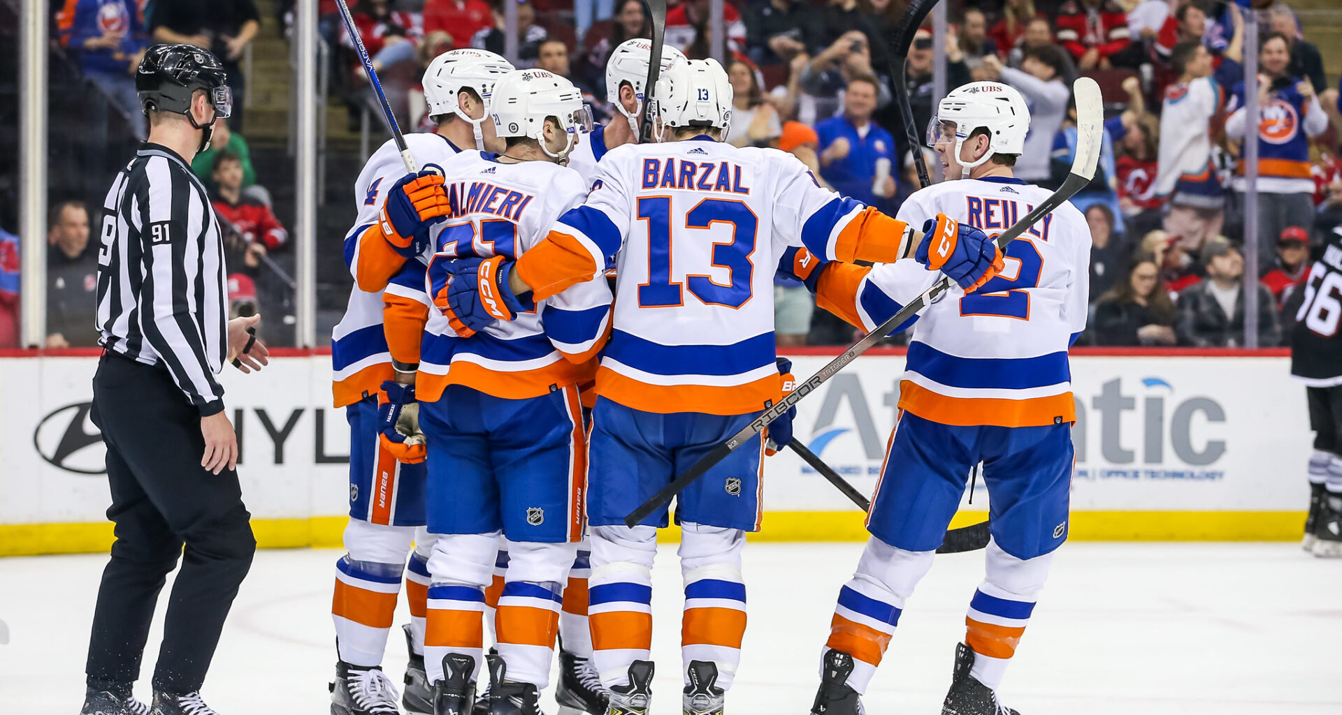 Should the Islanders Buy or Begin Roster Retooling After the Draft? - The Hockey Writers - New York Islanders