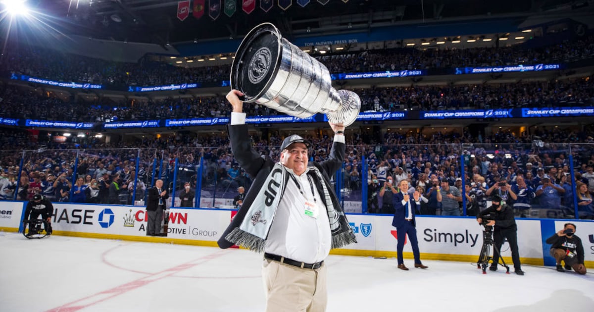 Tampa Bay Lightning owner Jeff Vinik tops NHL owners in fan score