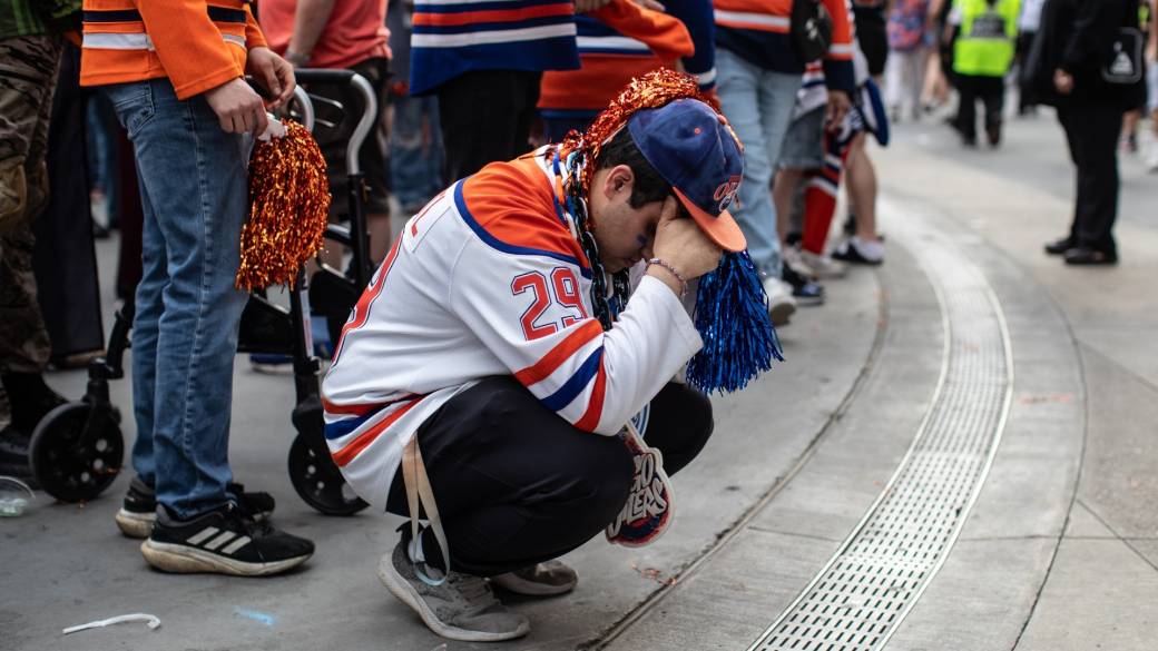 Click to play video: 'Edmonton Oilers fans heartbroken after Stanley Cup final loss'
