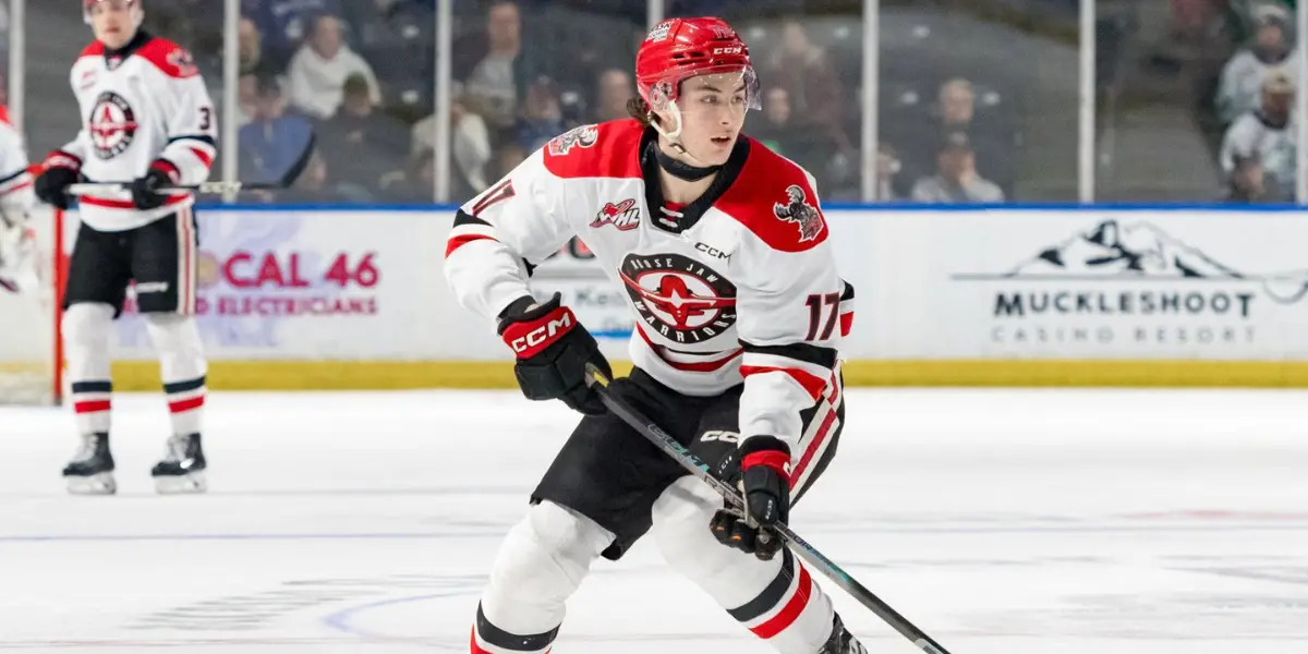 Lynden Lakovic skating for the Moose Jaw Warriors