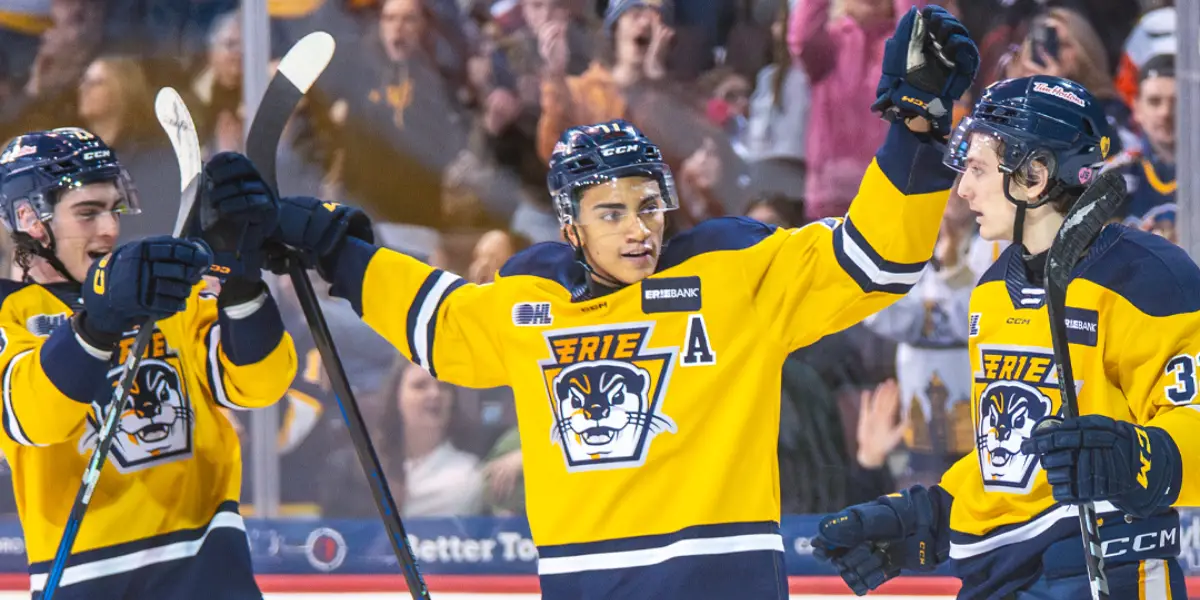 Malcom Spence skating for the Erie Otters