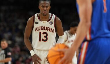 Mavericks, Miles Kelly Agree To Two-Way Contract