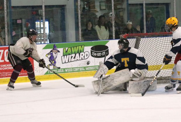 The Riverview Gabriel Richard ice hockey team earned a 2-0...