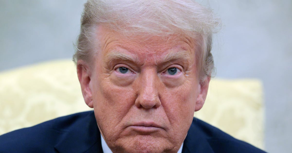 Trump’s Wild Reason for Not Calling Walz After Minnesota Assassination