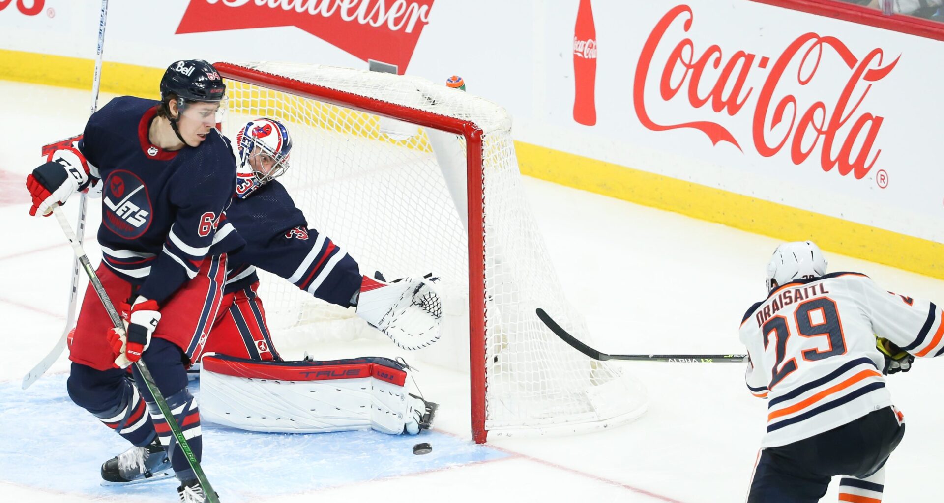 A Surprise Hart To Go Along with A Vezina at NHL Awards 2025