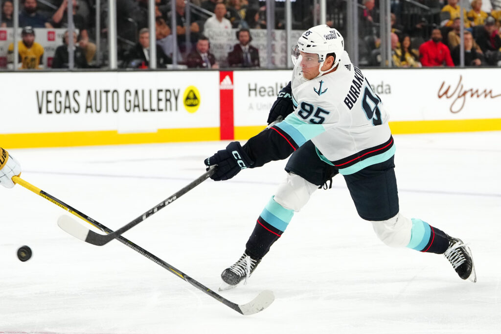 Blackhawks Acquire Andre Burakovsky