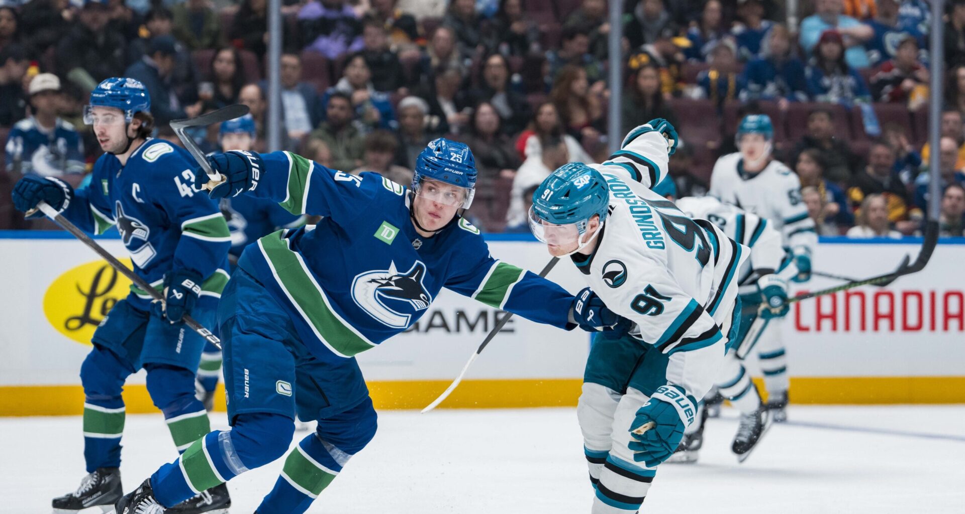 Elias Pettersson Leads Canucks' Bold NHL Playoff Charge