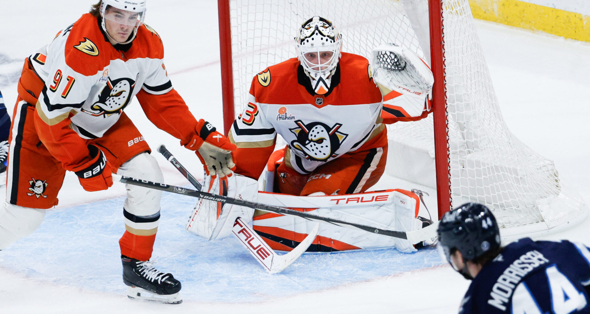 Veteran Goalie Signs Extension with Anaheim Ducks