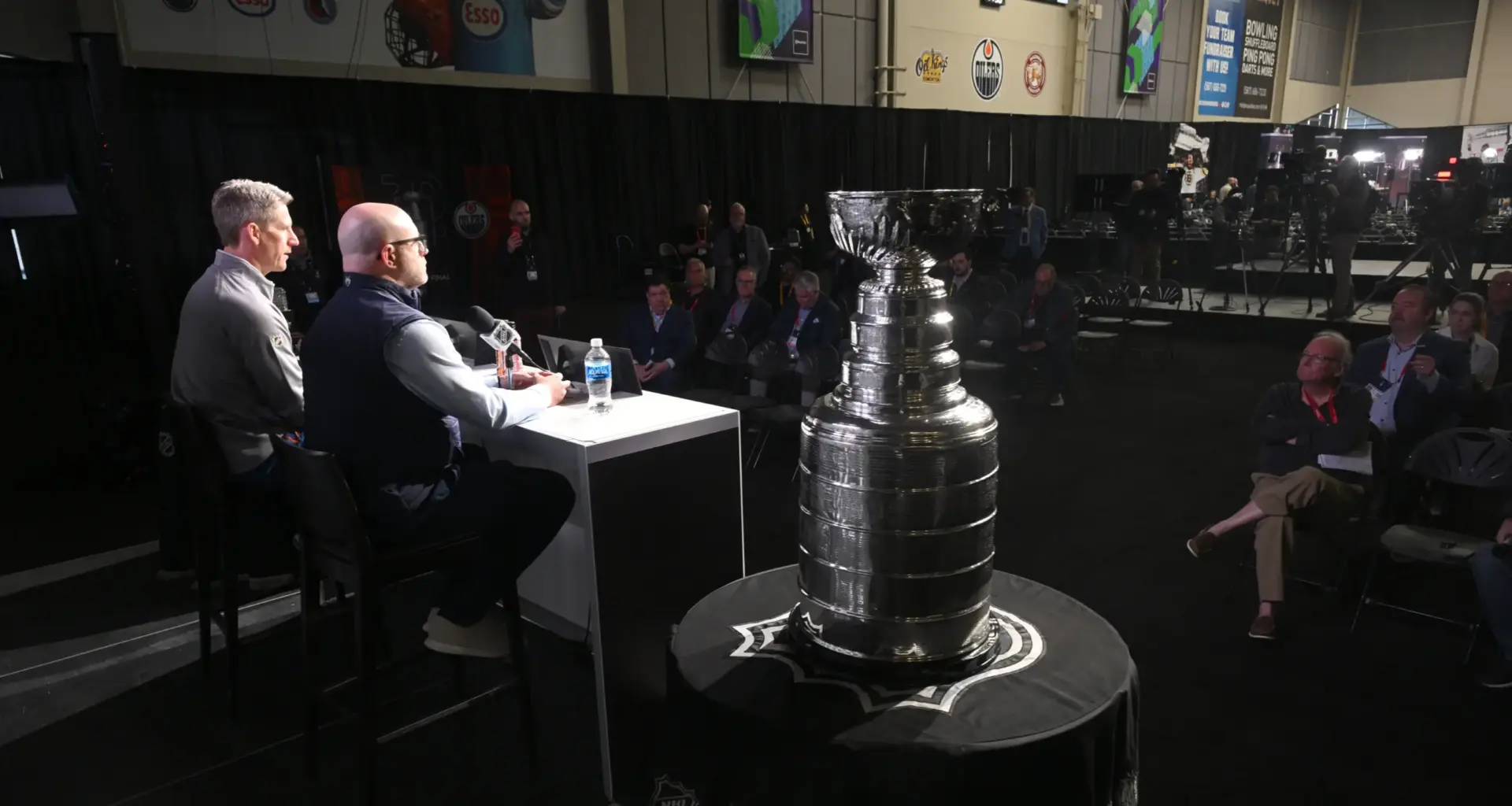 Steve Dangle demands Stan Bowman's firing over bold claims about Edmonton's goaltending dominance