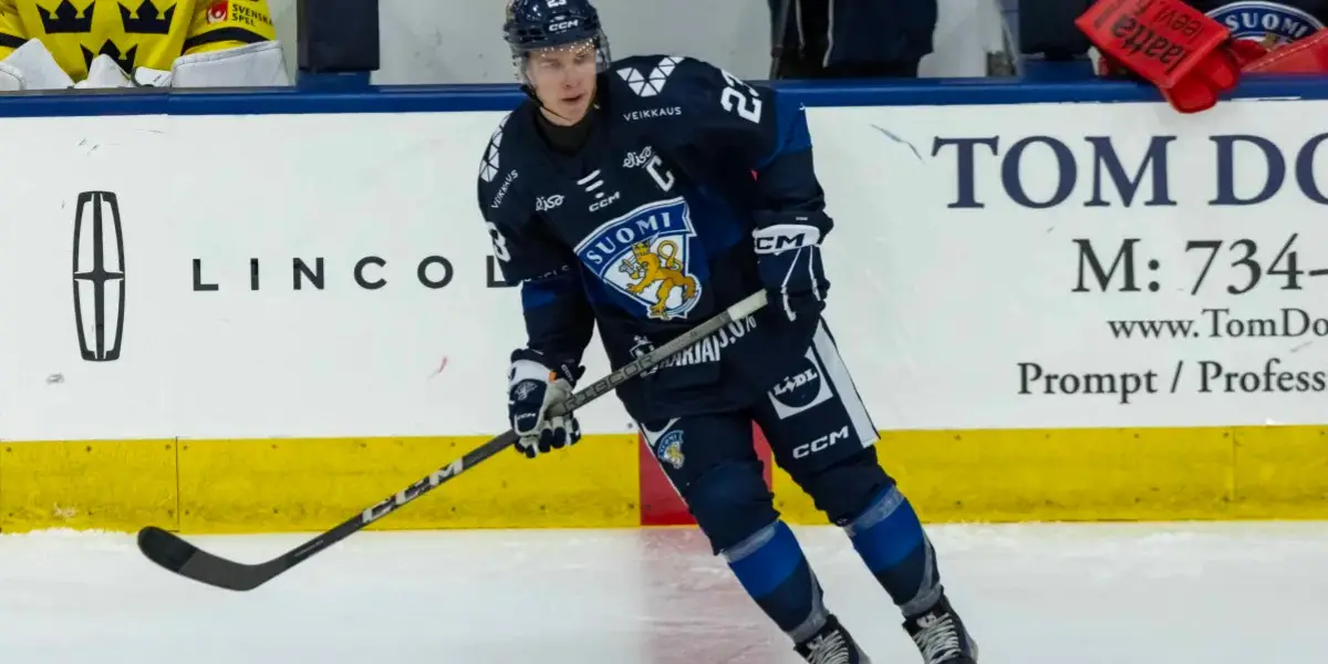 Detroit Red Wings Sign 19-Year-Old Forward to ELC