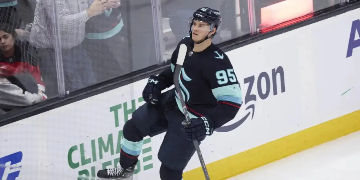 Chicago Blackhawks and Seattle Kraken Swap Forwards