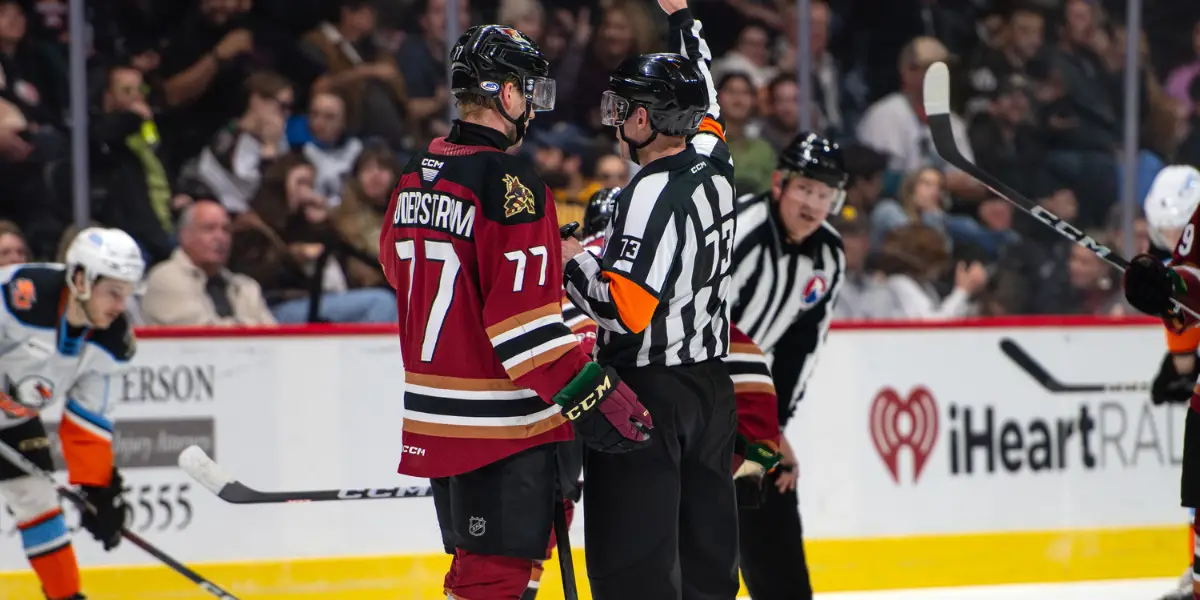 Victor Soderstrom skating for the Tucson Roadrunners of the AHL