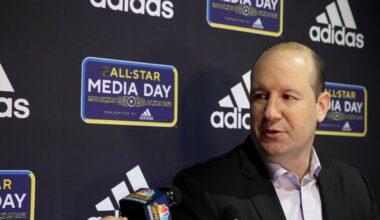 Flyers to Hire Ex-Capitals Coach Reirden to Round Out Assistant Coaching Staff