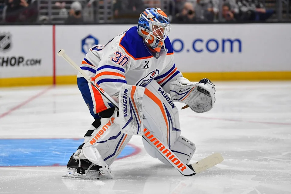 Edmonton Oilers goaltender Calvin Pickard (30) defends the goal against the Los Angeles Kings during the first round of the 2025 Stanley Cup playoffs.Gary A. Vasquez-Imagn Images