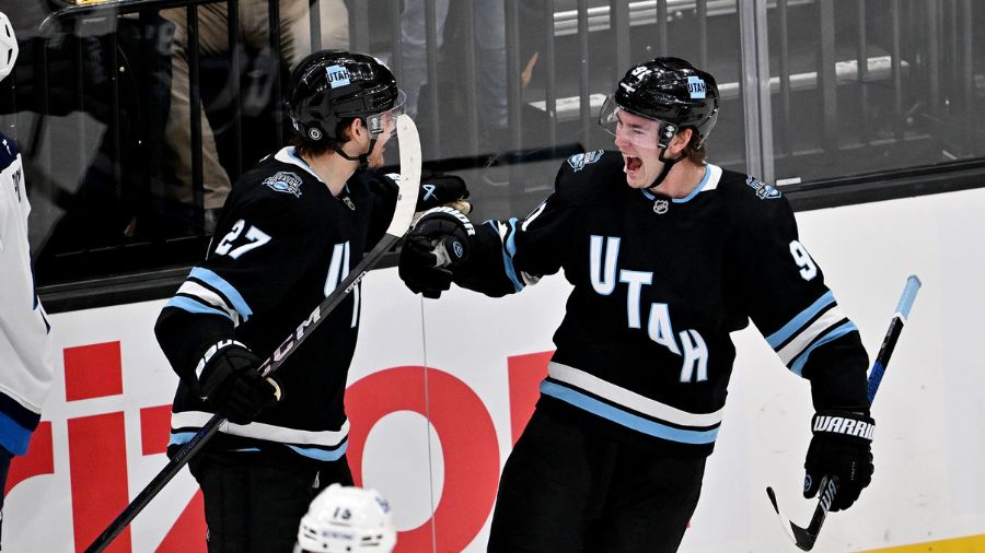 Barrett Hayton utah hockey club...