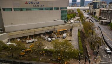 Video of construction transforming arena for NBA, NHL fans