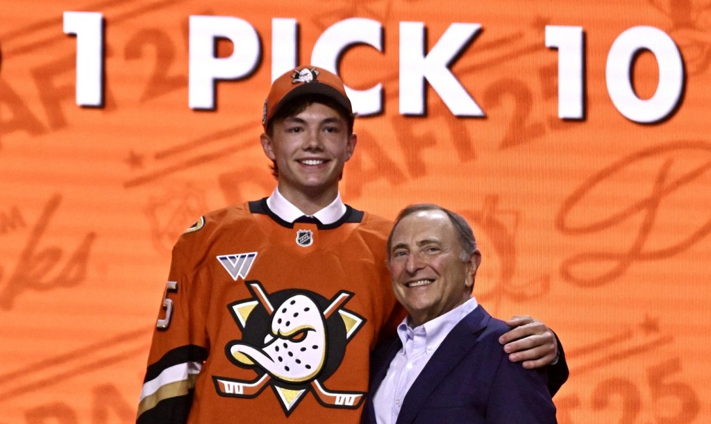 Ducks first-round pick Roger McQueen takes flight right away – Orange County Register