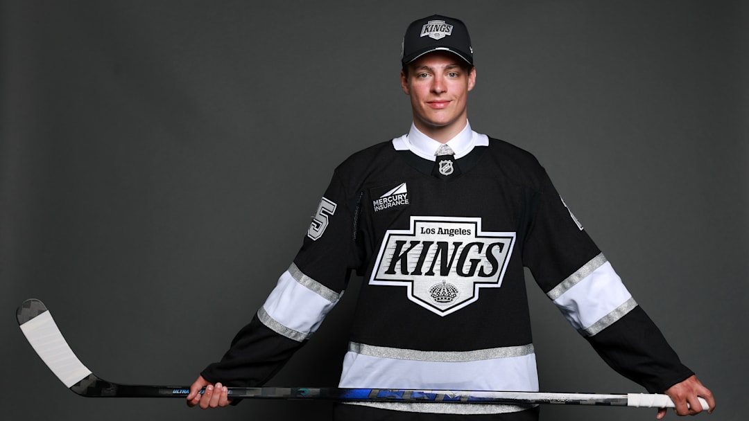 LA Kings Select Nine Players