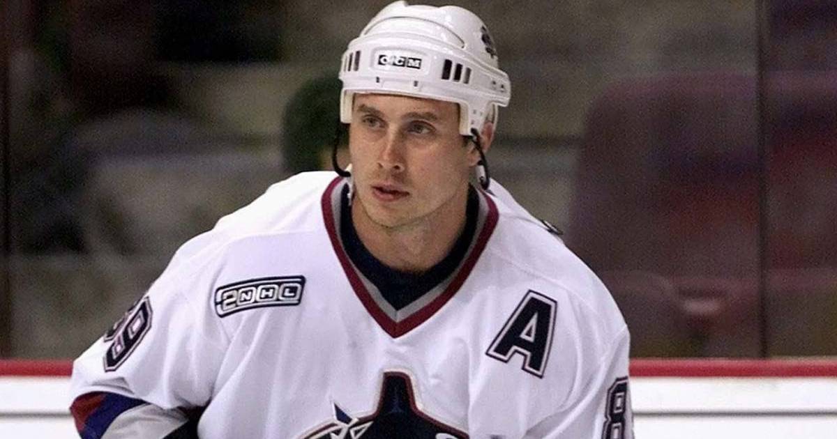 Former Vancouver Canuck Alexander Mogilny finally makes the Hockey Hall of Fame