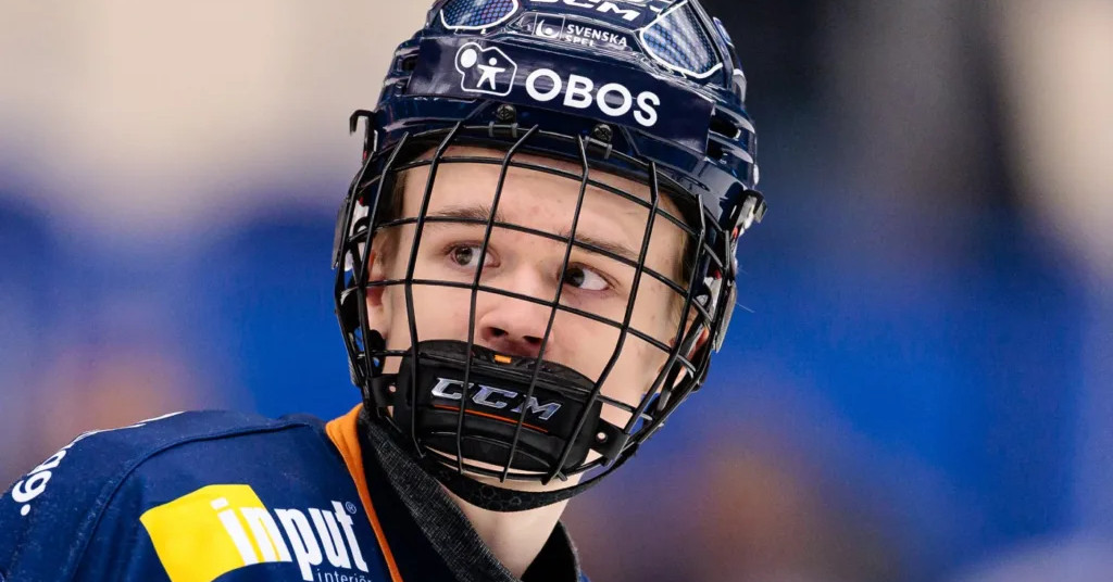 Bruins select Defenseman Liam Pettersson 61st overall!
