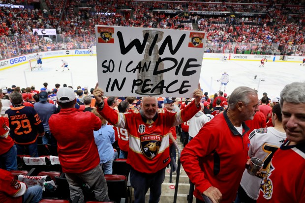 A fan and his sign before the Florida Panthers take...