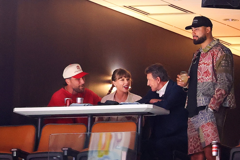 PHOTO: Travis Kelce, Taylor Swift, Wayne Gretzky and Aric Jones, watch Game Four of the 2025 Stanley Cup Final at Amerant Bank Arena, on June 12, 2025, in Sunrise, Fla.