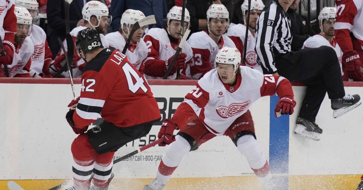 Larkin scores his 30th of the season as Red Wings down Devils