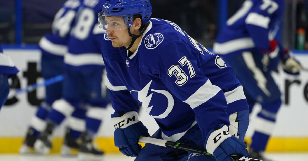 Tampa Bay Lightning sign forward Yanni Gourde to 6-year contract