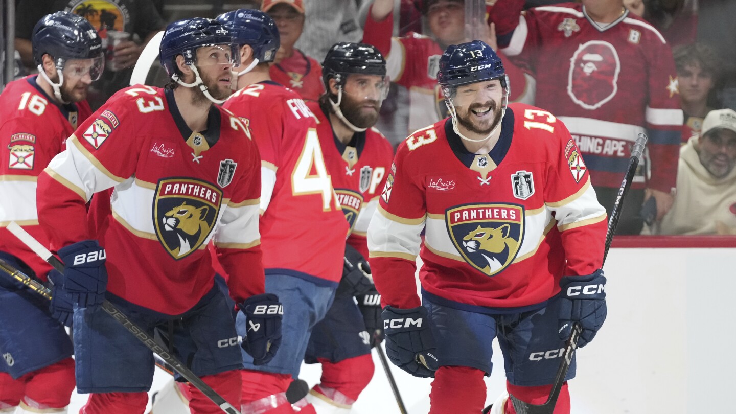 Panthers rout Oilers in Game 3 to take 2-1 lead in Stanley Cup Final