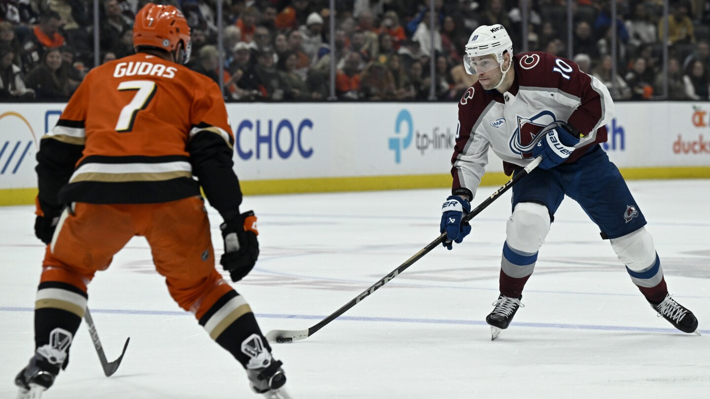 Coyle has goal and 2 assists as Avalanche score 4 in 3rd period to beat Ducks 4-2