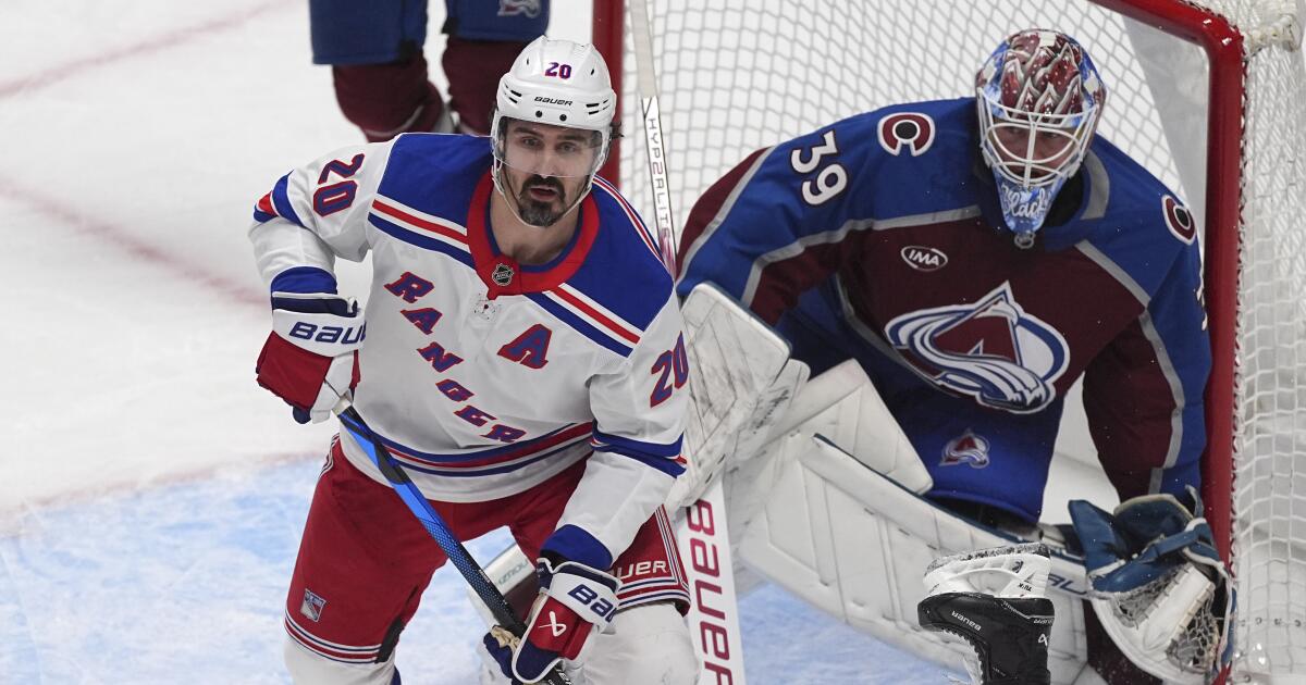 Chris Kreider waives no-trade clause to accept trade to Ducks