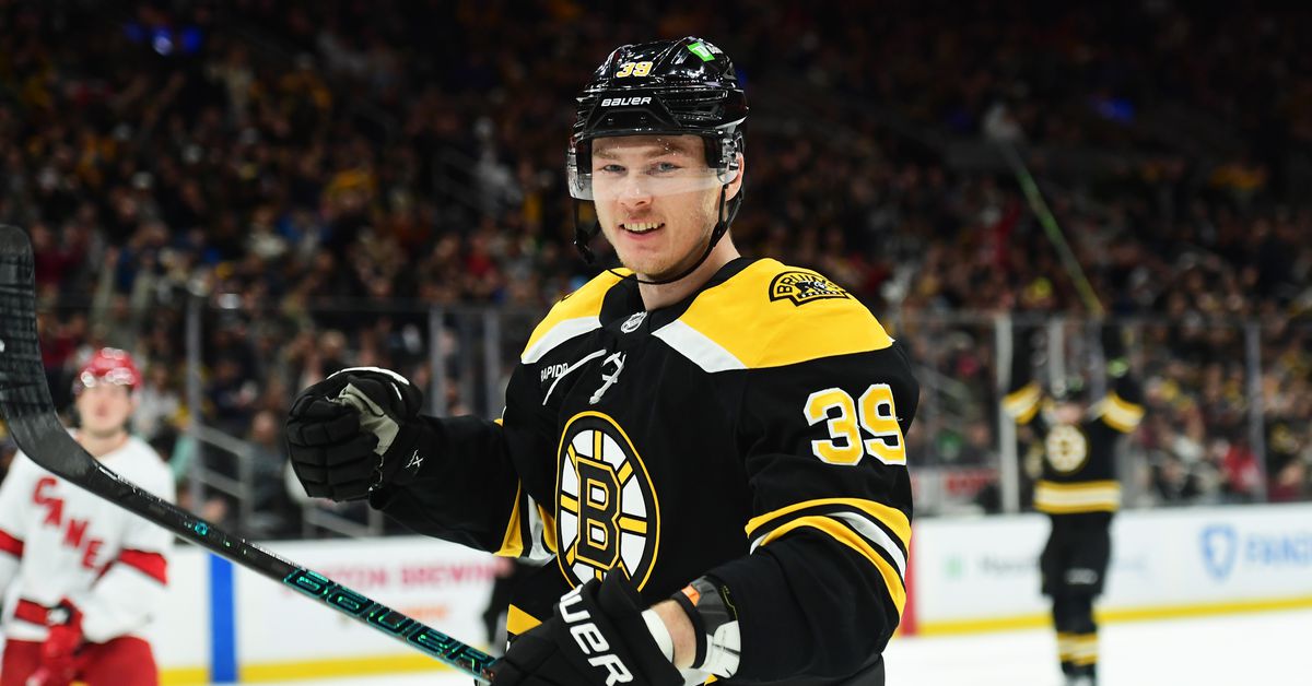 Bruins re-sign Morgan Geekie to a six year contract, avoiding free agency