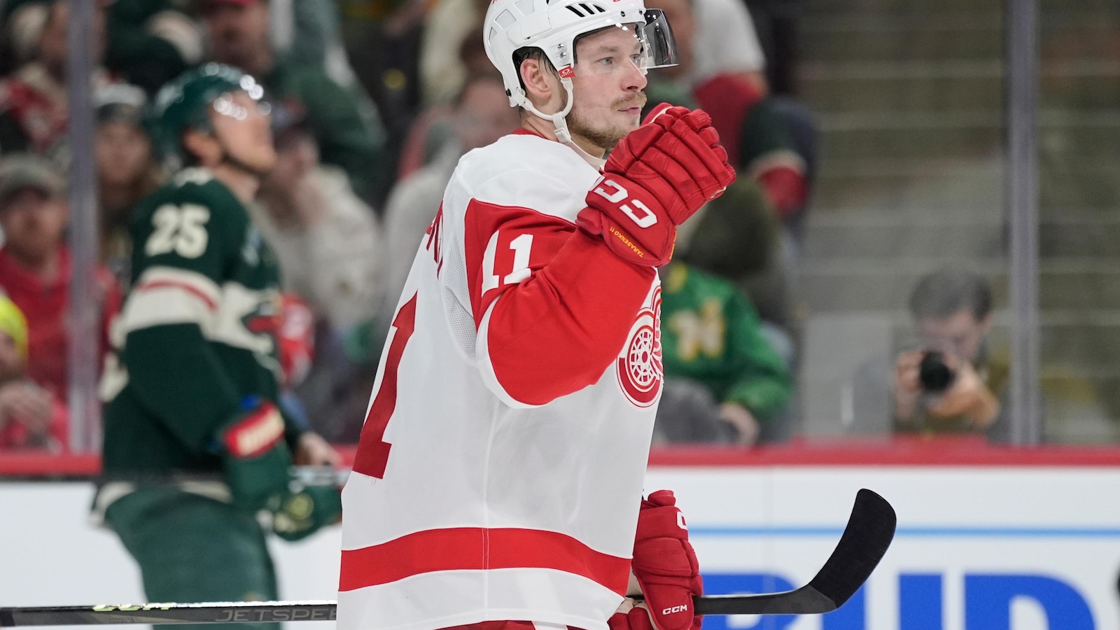 Wild trade for Tarasenko and Isles sign Romanov to an 8-year deal on eve of NHL free agency