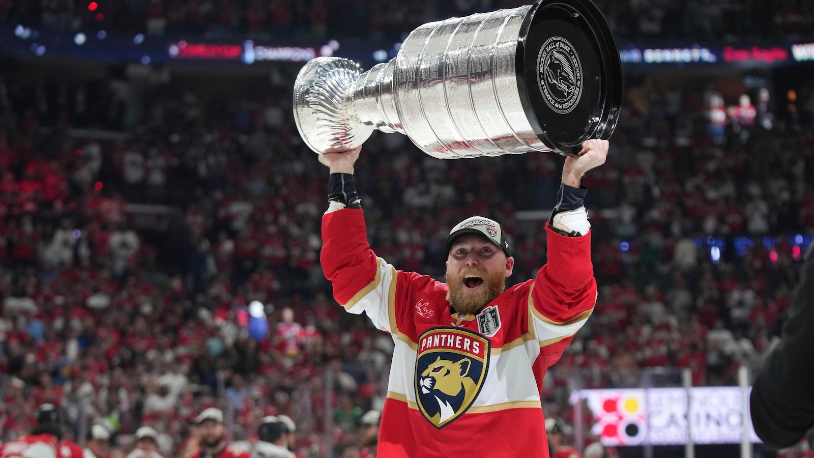 Playoff MVP Sam Bennett agrees on 8-year, $64 million contract to stay with Florida Panthers