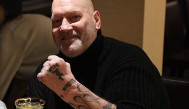 Former Boston Bruins hero and radio personality Lyndon Byers has died at the age of 61