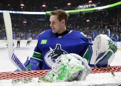 Casey DeSmith steals the show as Stars hand Canucks a 4-1 defeat